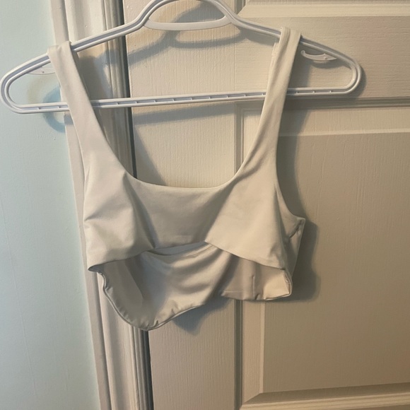 White top size medium, super cute and comfy, urban planet - Picture 2 of 2